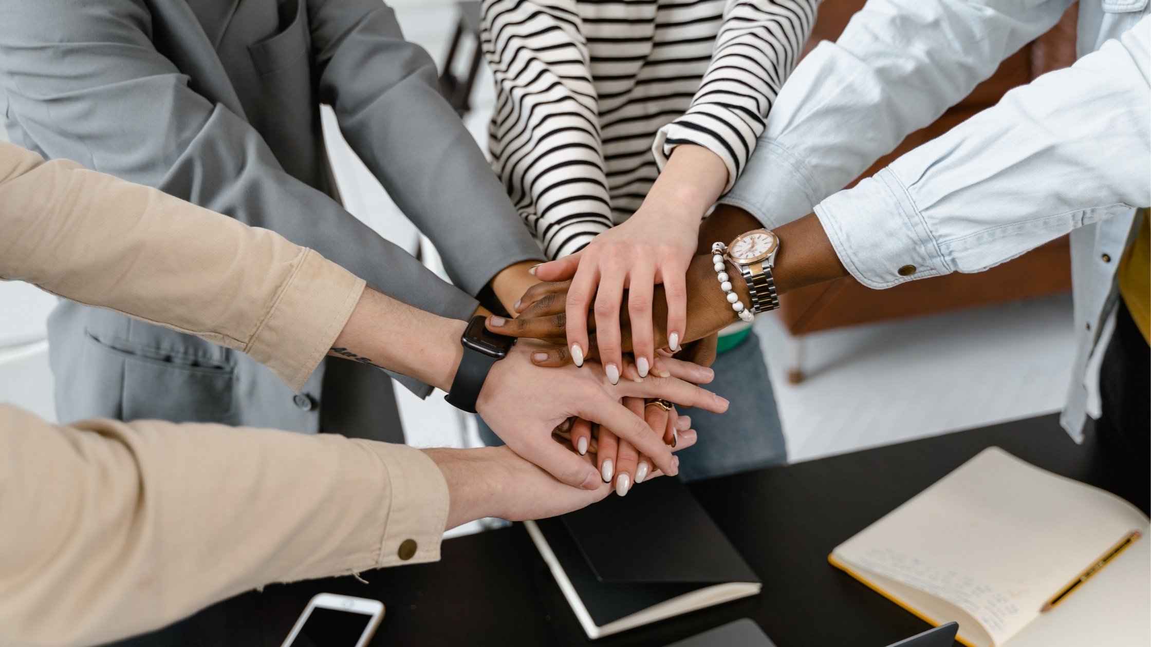  Team handshake 